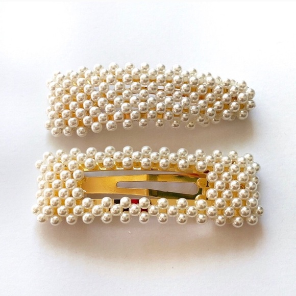 Accessories - Pearl hair clips ✨